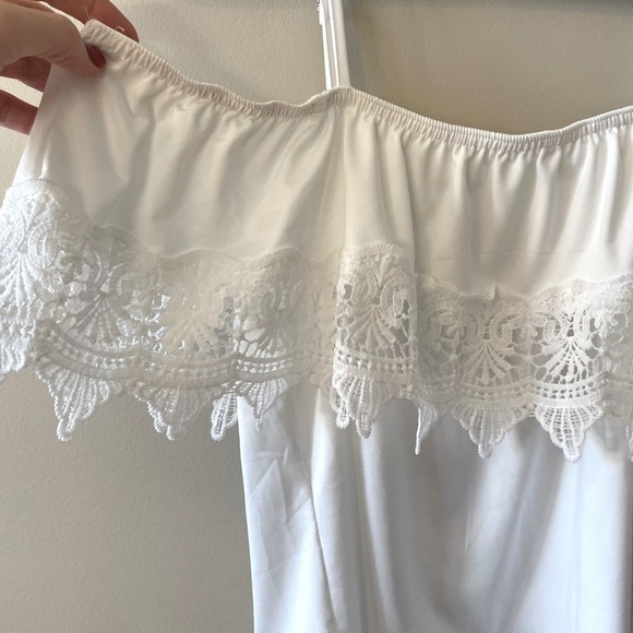 𝅺𝅺⭐️2 FOR $20⭐️ Shein White Off Shoulder Ruffle Crochet Detail Top. Medium. - Picture 9 of 9